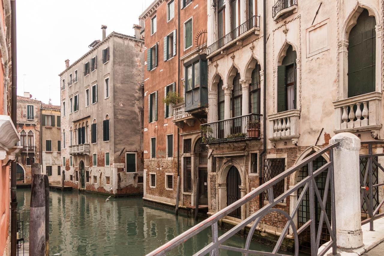 La Fenice Double Canal View Venice Exterior photo