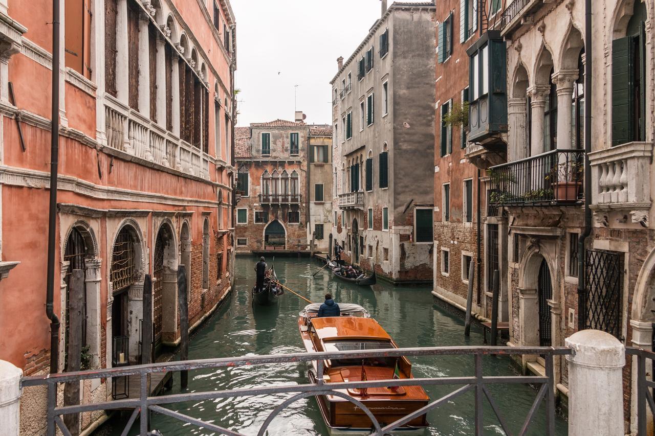 La Fenice Double Canal View Venice Exterior photo